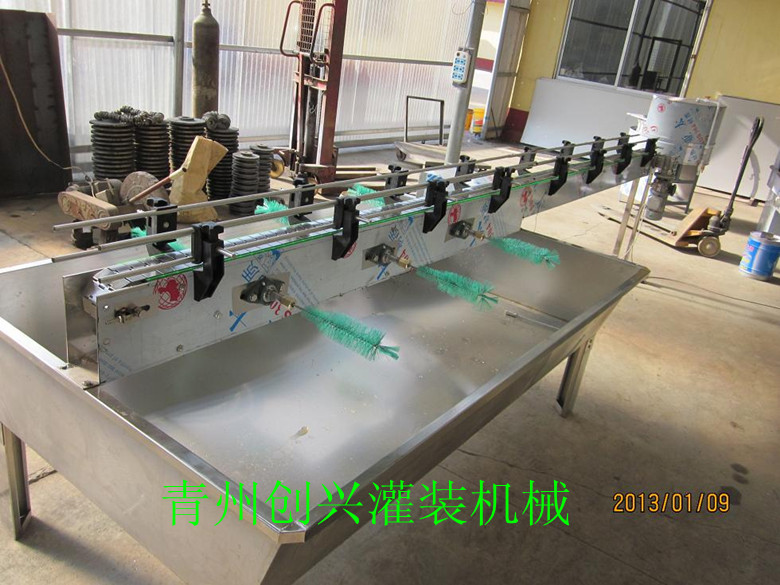 6头水槽式刷瓶机