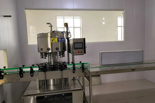 白酒灌装机械